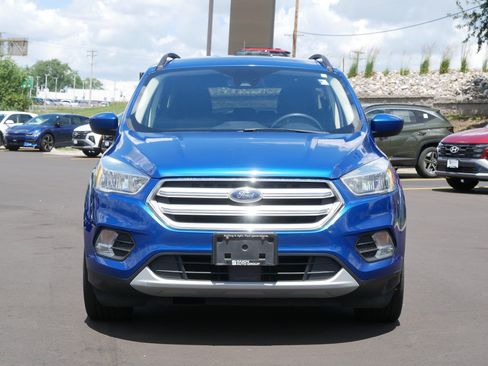 Used 2018 Ford Escape SE w/ Ford Safe & Smart Package AWD/4WD image 3