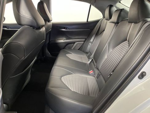 Used 2024 Toyota Camry SE image 14