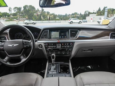 Used 2017 Genesis G80 3.8 RWD image 12