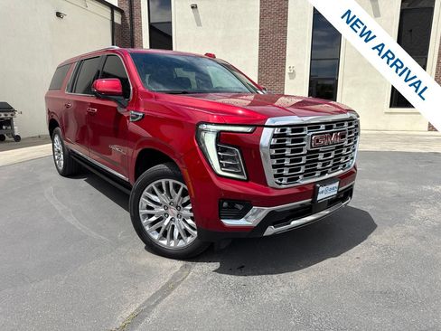 Used 2025 GMC Yukon XL Denali w/ Sun & Power Step Package AWD/4WD image 1