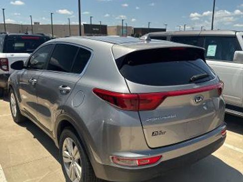 Used 2019 Kia Sportage LX FWD image 4