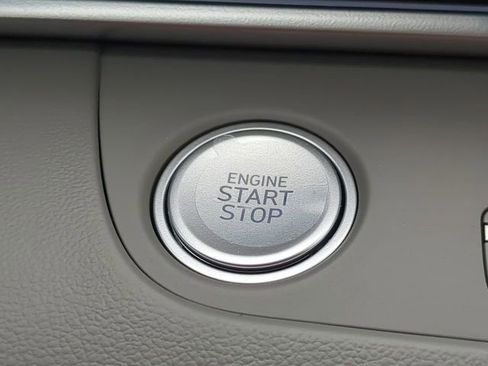 Used 2025 Hyundai Elantra SEL FWD image 27