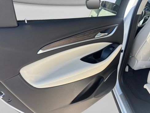 Used 2022 Buick Enclave Avenir FWD image 12