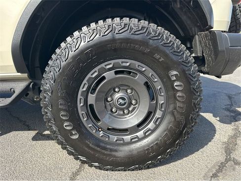 Used 2022 Ford Bronco Everglades image 42