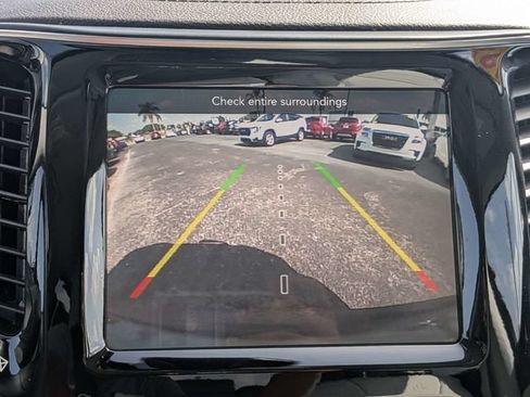 Used 2019 Jeep Cherokee Limited w/ Technology Group FWD image 23