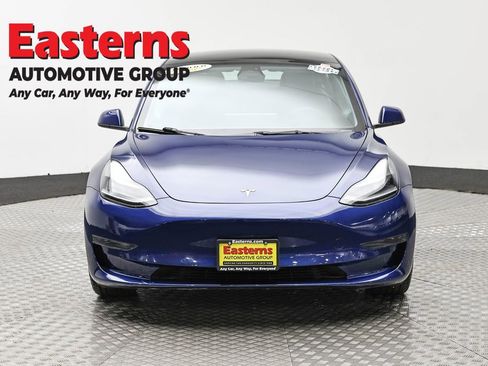 Used 2022 Tesla Model 3 Standard Range RWD image 2