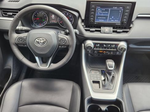 Used 2021 Toyota RAV4 XLE Premium AWD/4WD image 27