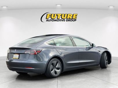 Used 2019 Tesla Model 3 Mid Range