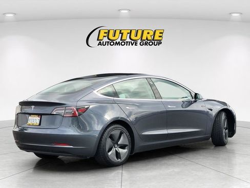 Used 2019 Tesla Model 3 Mid Range image 4