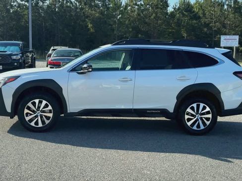 Used 2025 Subaru Outback Premium AWD/4WD image 5