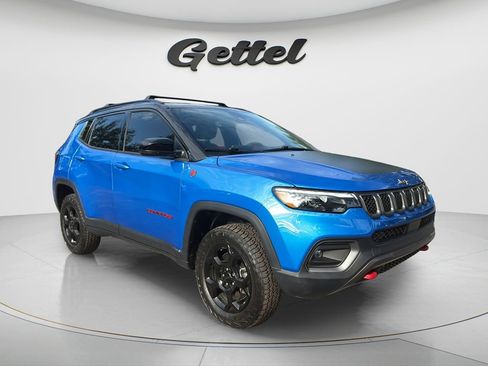 Used 2023 Jeep Compass Trailhawk w/ Trailhawk Elite Group AWD/4WD image 3