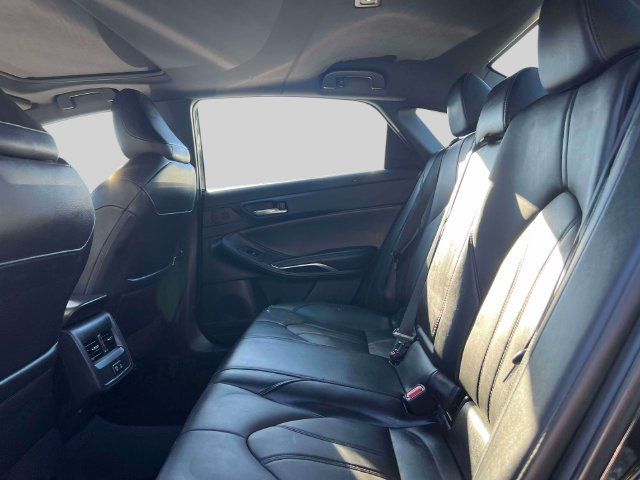 Certified 2022 Toyota Avalon XLE w/ Moonroof Package FWD image 12