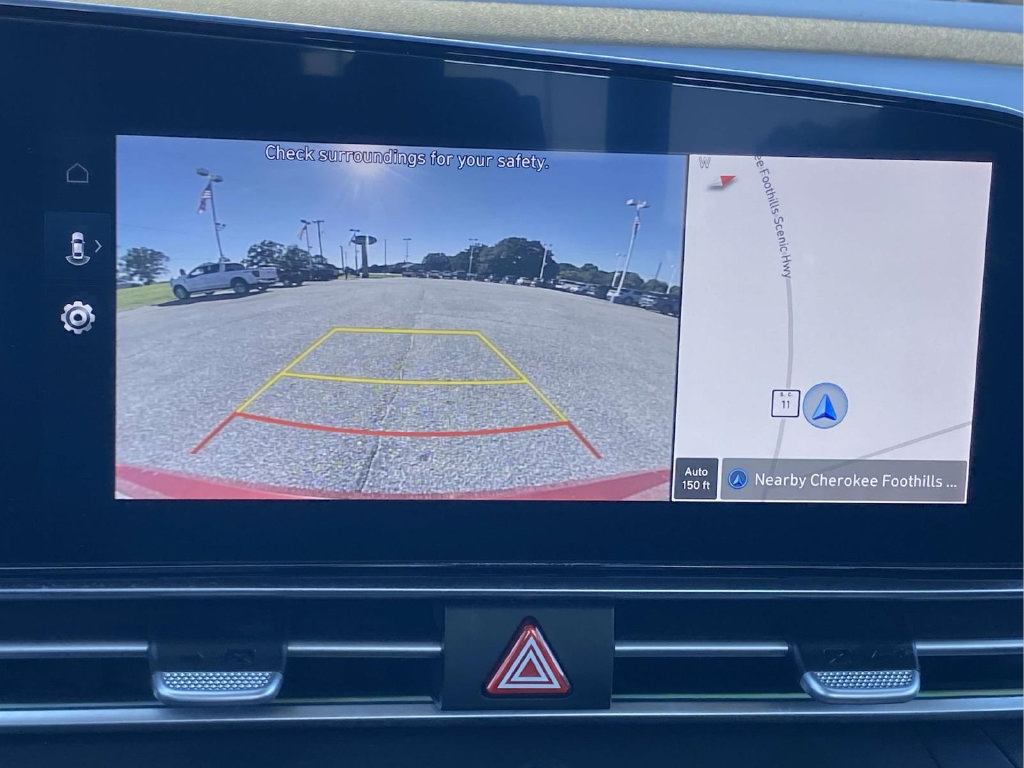 Used 2025 Hyundai Elantra SEL FWD image 27