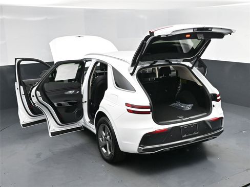 New 2026 Genesis GV70 2.5T image 15