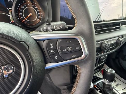 Used 2024 Jeep Wrangler Unlimited Sahara w/ Technology Group AWD/4WD image 35