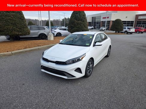 Used 2024 Kia Forte LXS image 1