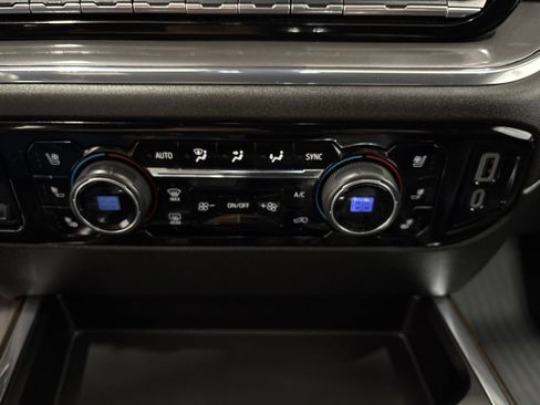 Used 2023 Chevrolet Silverado 1500 High Country w/ Technology Package AWD/4WD image 22