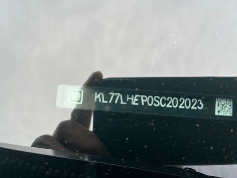 Used 2025 Chevrolet Trax LT image 29