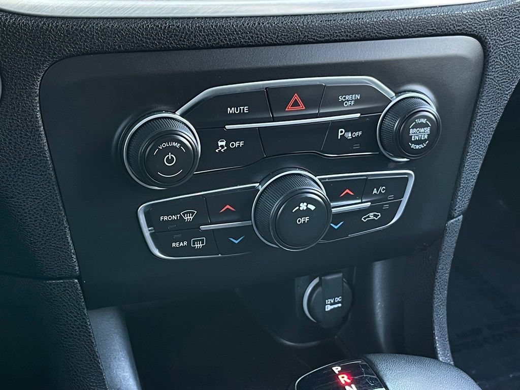 Used 2022 Dodge Charger SXT RWD image 18