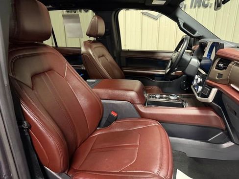 Used 2024 Ford Expedition Limited image 31