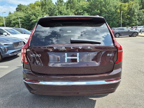 New 2025 Volvo XC90 B6 Core w/ Climate Package image 4