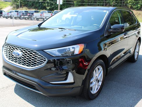 Used 2023 Ford Edge SEL image 7