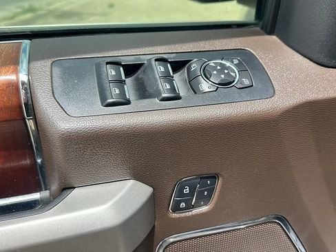 Used 2015 Ford F150 King Ranch w/ Equipment Group 601A Luxury AWD/4WD image 22