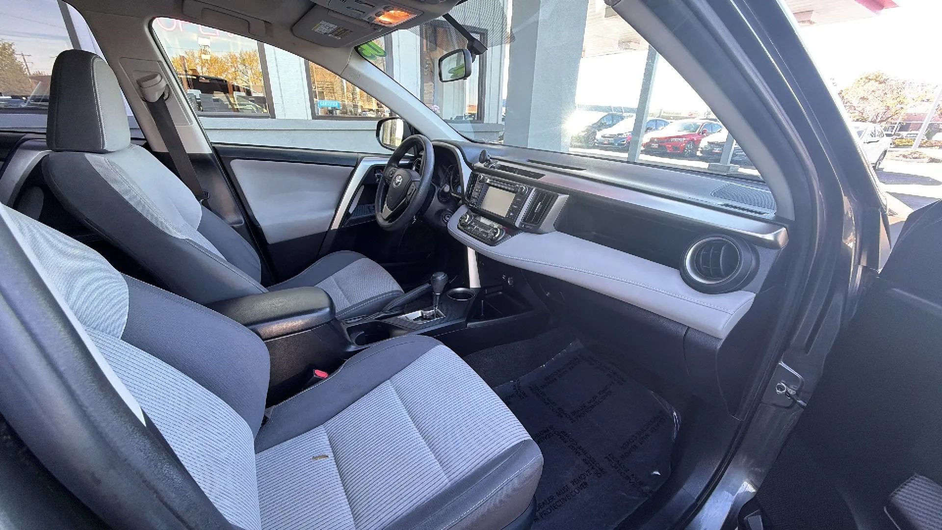 Used 2015 Toyota RAV4 XLE AWD/4WD image 11