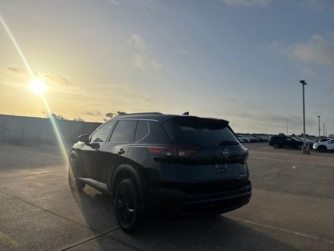 Certified 2023 Nissan Rogue SV w/ SV Premium B Package FWD image 15