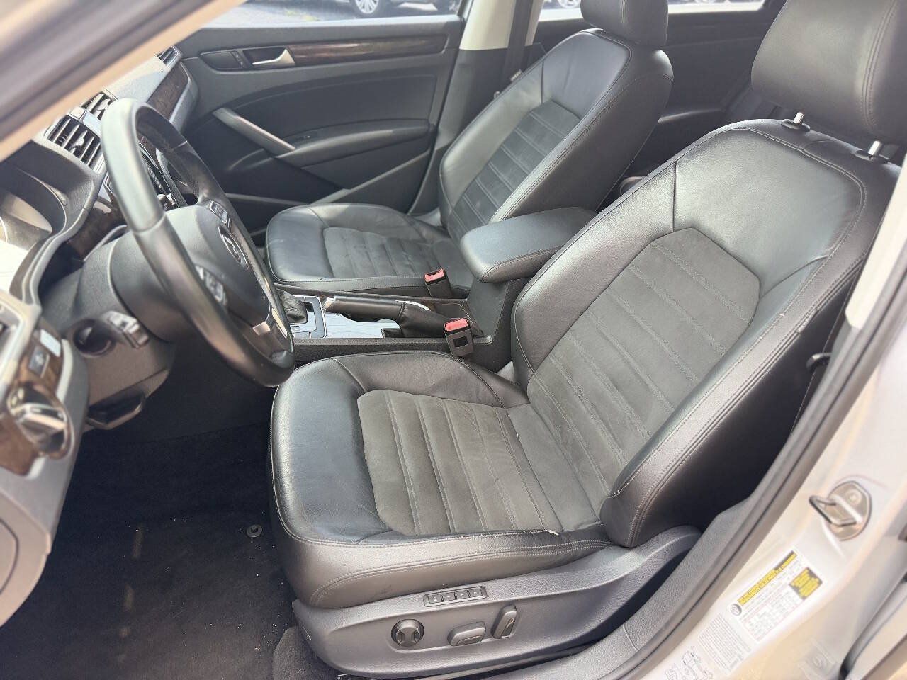 Used 2015 Volkswagen Passat TDI SEL Premium FWD image 9