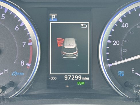 Used 2019 Toyota Highlander Limited FWD image 26