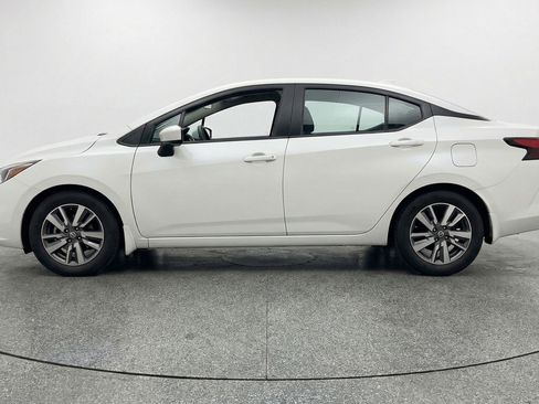 Used 2025 Nissan Versa SV image 5