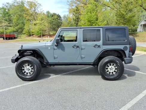 Used 2015 Jeep Wrangler Unlimited Sport w/ Quick Order Package 24S AWD/4WD image 8