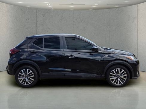 Used 2023 Nissan Kicks SV FWD image 5