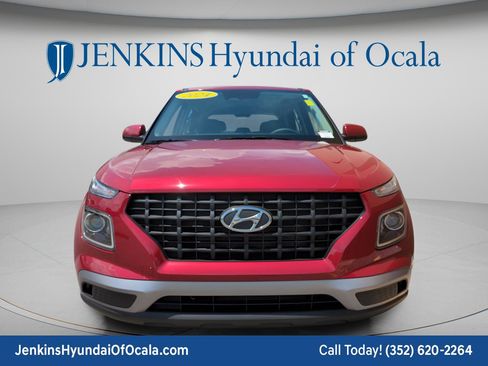 Certified 2024 Hyundai Venue SE FWD image 9