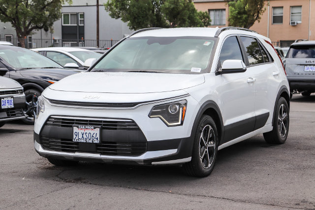 Used 2024 Kia Niro EX FWD image 4