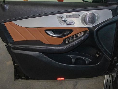 Used 2020 Mercedes-Benz GLC 300 4MATIC Coupe image 10