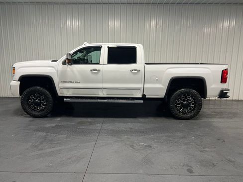 Used 2017 GMC Sierra 3500 Denali w/ Suspension Package, Off-Road image 23