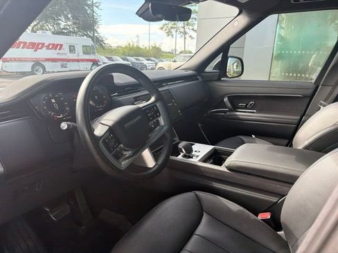 Used 2025 Land Rover Range Rover SE AWD/4WD image 6