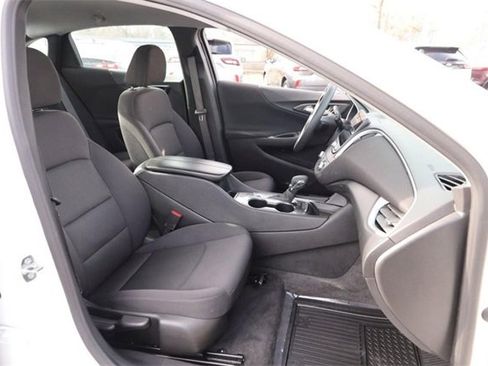 Used 2024 Chevrolet Malibu LT image 24