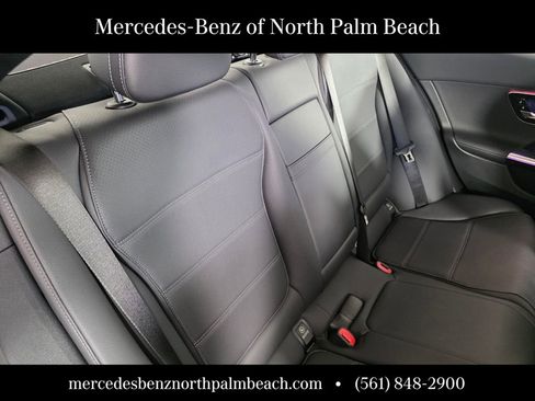 Used 2025 Mercedes-Benz C 300 Sedan image 27