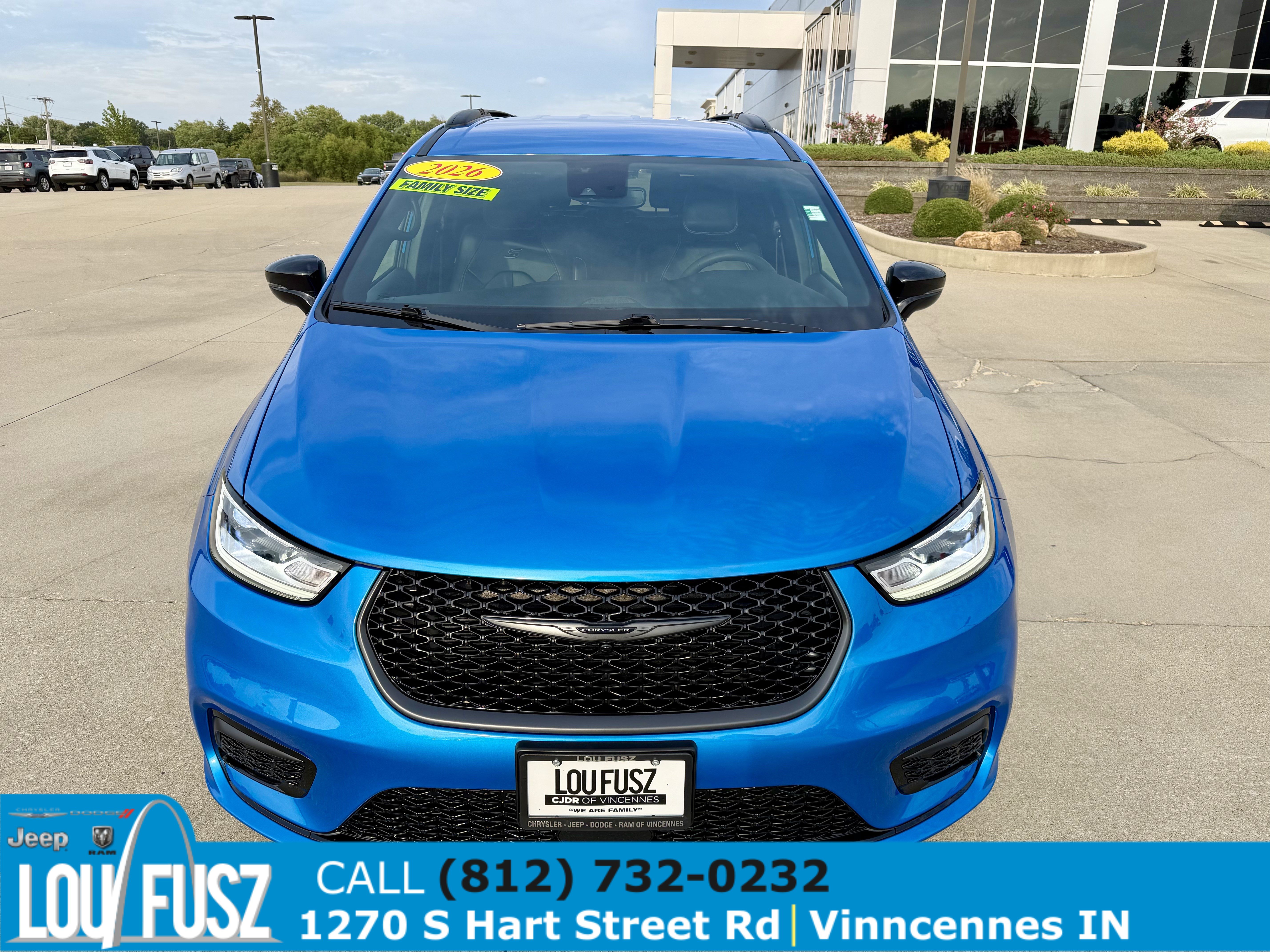 Used 2026 Chrysler Pacifica Select w/ S Appearance Package FWD image 2