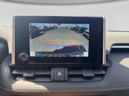 Used 2025 Toyota RAV4 XLE w/ Convenience Package image 18