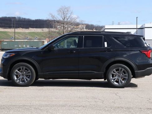 New 2026 Ford Explorer Active w/ Active Comfort Package image 5