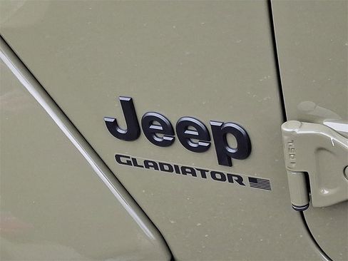 New 2025 Jeep Gladiator Sport image 14