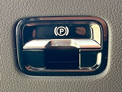 Certified 2023 Mercedes-Benz GLC 300 4MATIC image 39