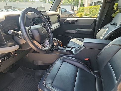 Used 2023 Ford Bronco Badlands AWD/4WD image 5