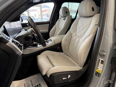 Used 2024 BMW X5 xDrive40i w/ M Sport Package image 33