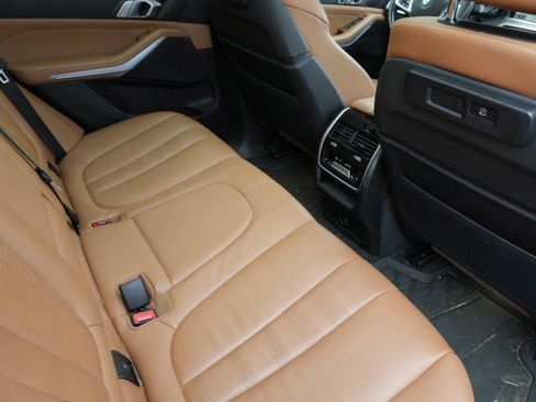 Used 2022 BMW X5 xDrive40i w/ M Sport Package image 30