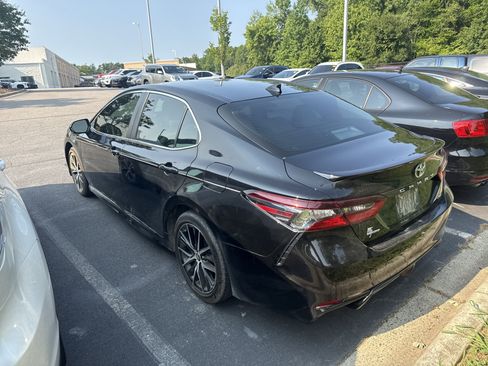 Used 2024 Toyota Camry SE FWD image 10